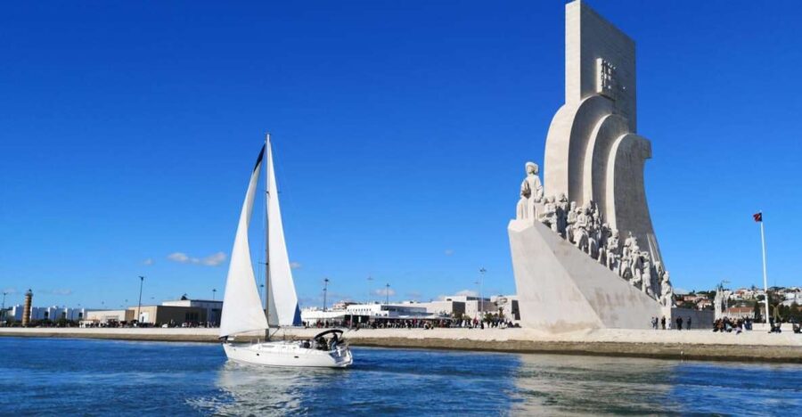 1 Hour Private - Lisbon: Sailing Tour With Wine and History - What the crew and onboard setup add