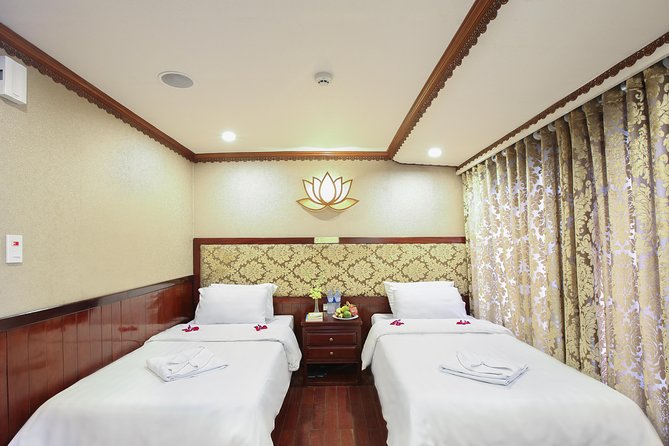 2-Day Oriental Sails Junk Cruise of Halong Bay - The long road from Hanoi to the bay