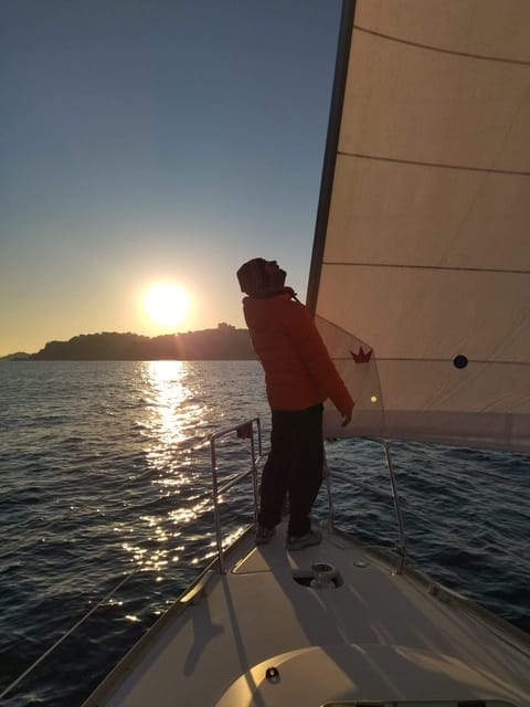 2 hours sunset sailing in a sailboat in Platja d'Aro - Should You Book the Platja dAro Sunset Sail?
