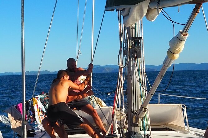 2-Night Whitsundays Sailing Cruise incl. Whitehaven Beach & Great Barrier Reef - Hook Island, Hayman Island, and the wider Whitsundays
