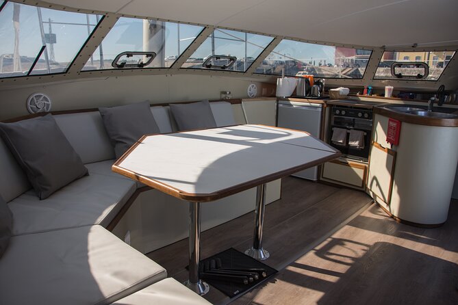 2H Tour on a Private Sailing Catamaran "Scarlett" up to 16 people - Comfort, weather, and what to bring