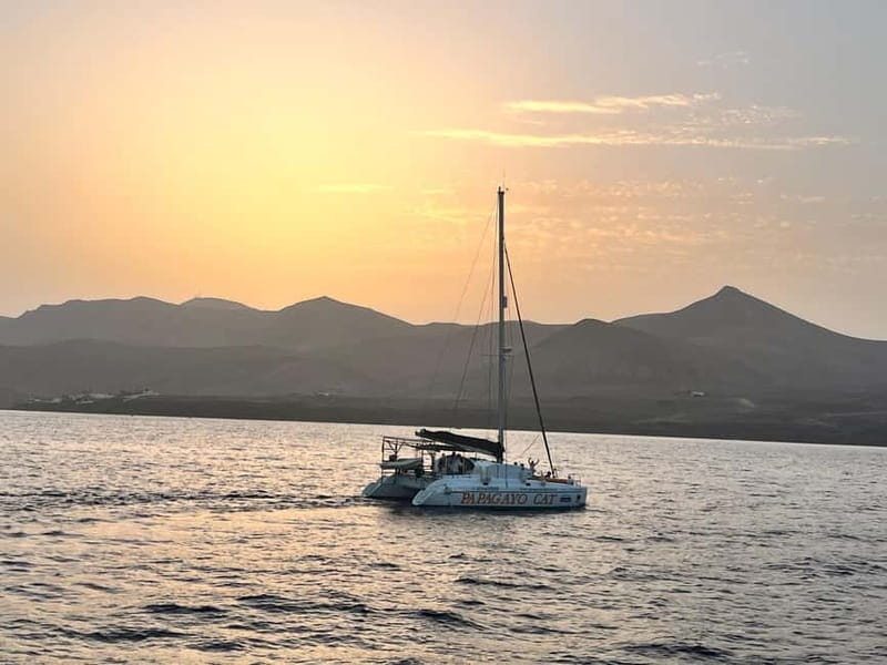 4h Shared Catamaran sailing to Papagayo Beaches (12pers max) - Setting out from Puerto Calero