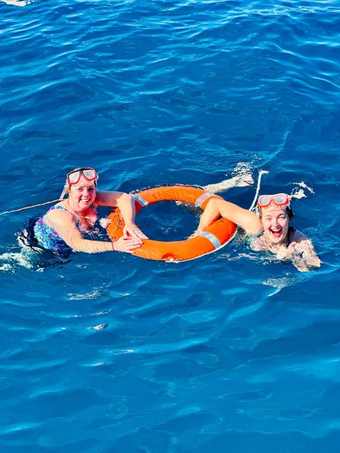 4h Shared Catamaran sailing to Papagayo Beaches (12pers max) - Tapas, drinks, and time at anchor