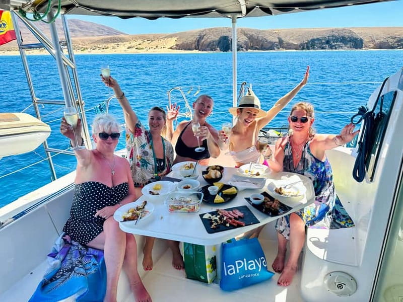 4h Shared Catamaran sailing to Papagayo Beaches (12pers max) - Who will enjoy this outing most
