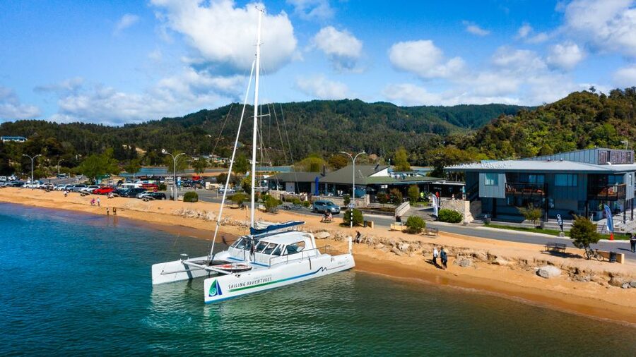 Abel Tasman National Park: Day Sailing Adventure with Lunch - Setting sail from Kaiteriteri at 10am