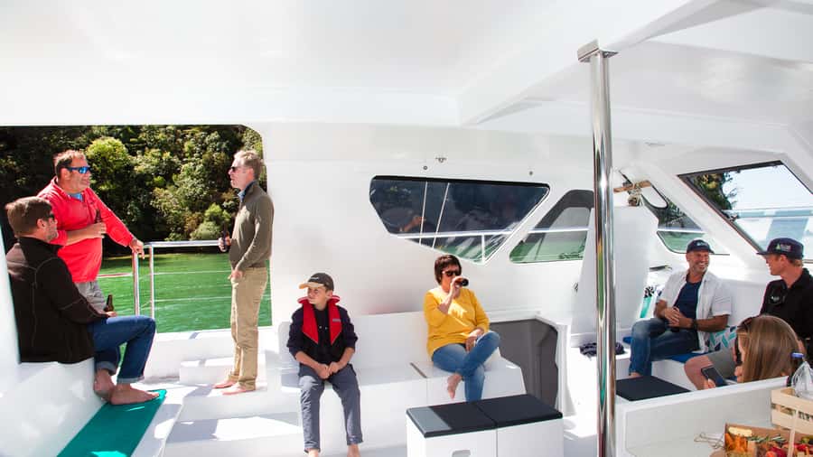 Abel Tasman National Park: Sailing and Self-Guided Walk - Anchorage Bay: lunch, swimming, and a change of pace