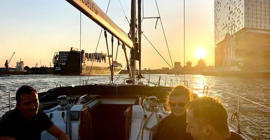 "After Work" - Sailing-Yacht Cruising Event, Hamburg/Elbe - Why Hamburg’s Elbe is worth seeing by sailboat