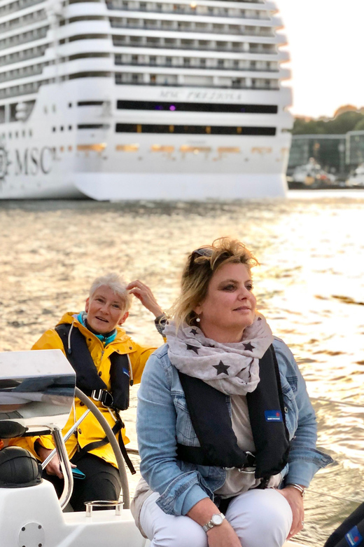"After Work" - Sailing-Yacht Cruising Event, Hamburg/Elbe - What the skipper adds to the trip