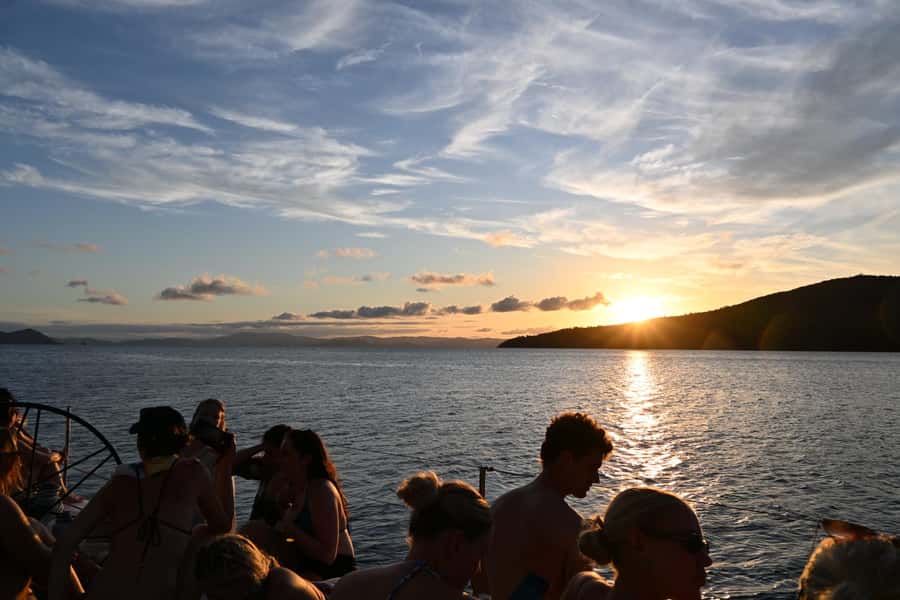 Airlie Beach: 2-Night Whitsundays Sailing Trip with Meals - Weather can change the trip, not just the view