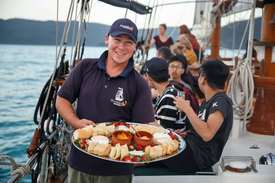 Airlie Beach: Providence Whitehaven Day Sail with Snorkeling - Key points before you book