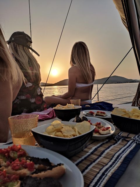 Alghero: Sunset Sailing Aperitif Experience - Why this sunset sail works so well