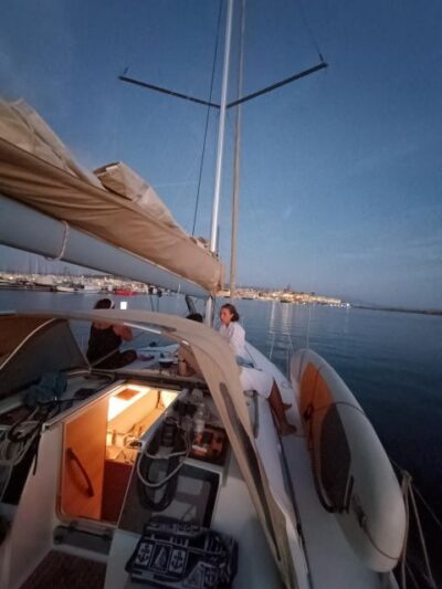 Alghero: Sunset Sailing Aperitif Experience
