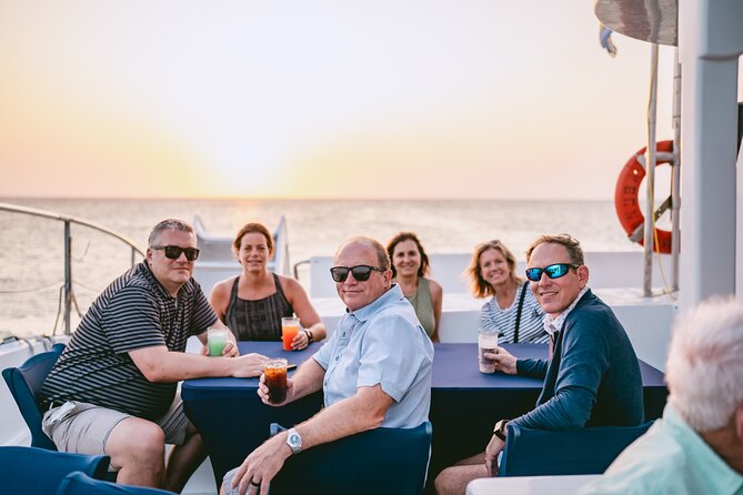 Aruba Sunset Sail Dinner Cruise with Open Bar by Catamaran - An open bar that shapes the evening