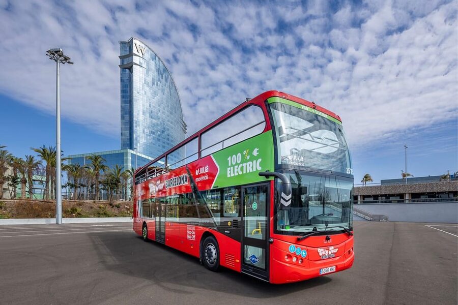 Barcelona: Hop-On Hop-Off Bus with Sailing Cruise - Timing the bus and boat without wasting your day
