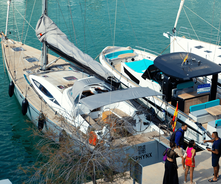 Barcelona: Luxury Yacht Private Sailing Tour - A private yacht changes the pace of Barcelona