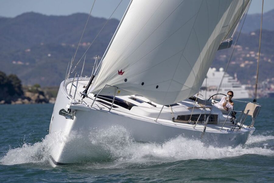 Barcelona: Midday or Sunset Sailing with Open Bar and Snacks - Midday light or sunset color