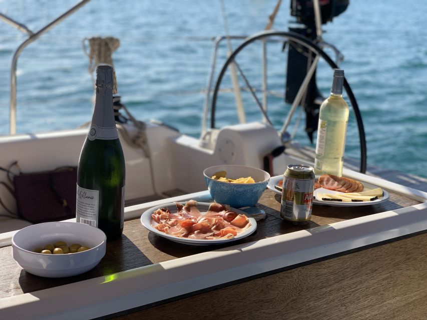 Barcelona: Midday or Sunset Sailing with Open Bar and Snacks - What the boat is like on board