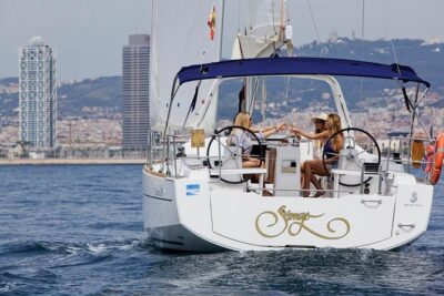 Barcelona Private Sailing with Open Bar & Snacks (max 9)