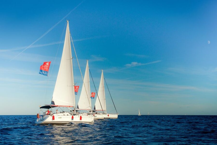 Barcelona: Sailing Tour with Vermouth and Drinks - Finding the boat and handling changes