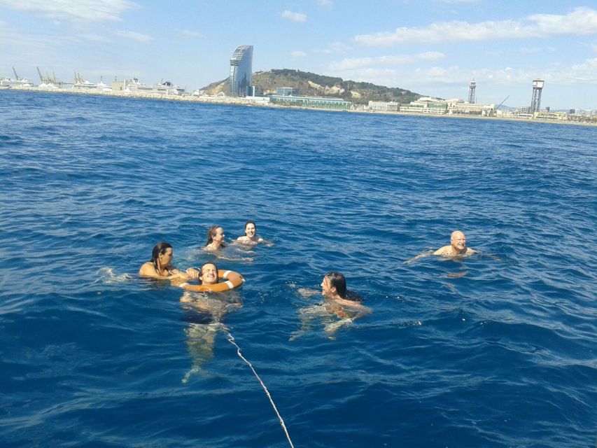 Barcelona: Sailing Tour with Vermouth and Drinks - What to bring and who will enjoy it