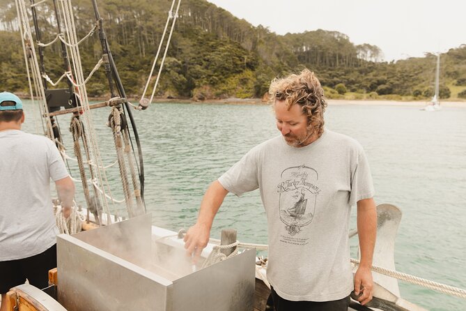 Bay of Islands Tall Ship Sailing on R. Tucker Thompson Including BBQ Lunch - Sailing a historic-style schooner from Russell