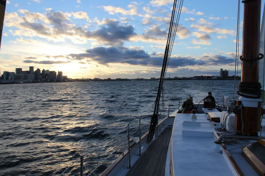 Boston: Harbor Champagne Sunset Sail from Rowes Wharf - Castle Island and the Donald McKay Monument