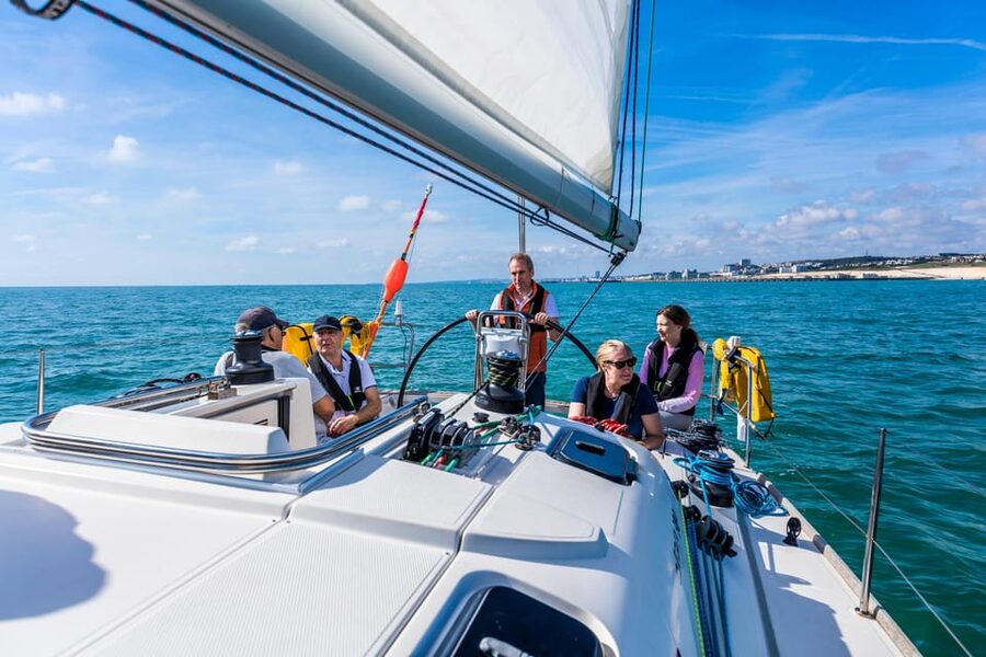 Brighton: Sailing Trip with Drinks - Is $93 a Fair Price for Two Hours?