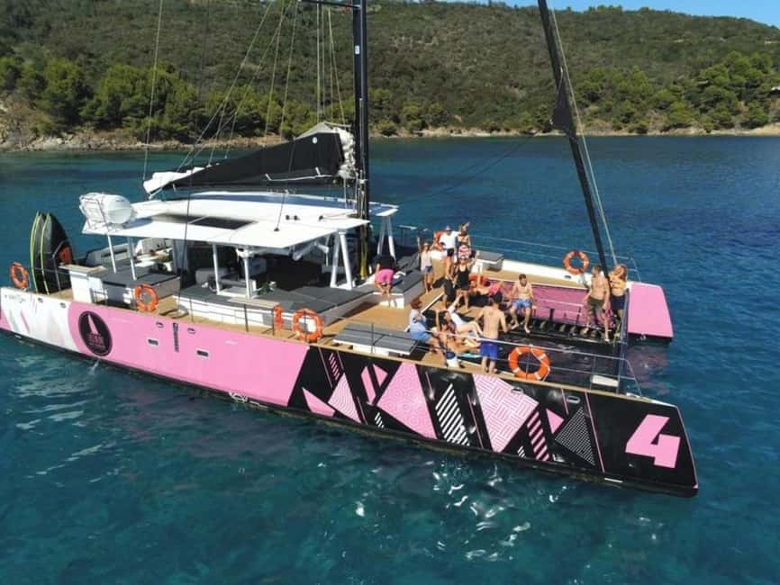Brittany: Glénan Archipelago Sailing Day - Sailing out toward the Glénan Archipelago