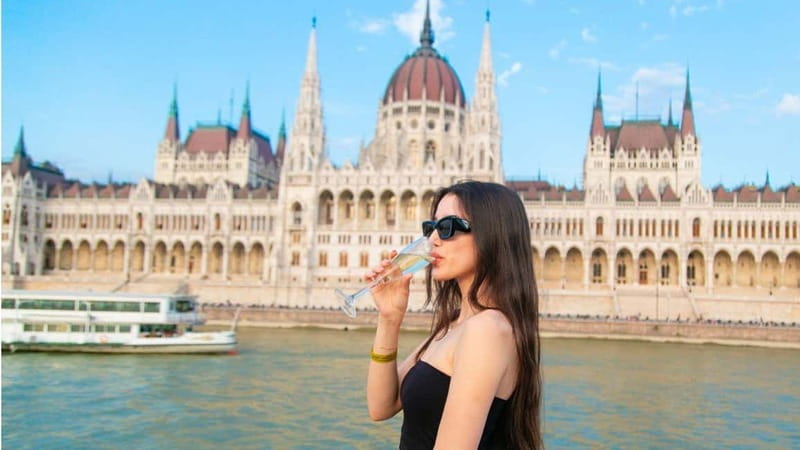Budapest: Sip and Sail River Cruise with Unlimited Prosecco - What this Budapest Prosecco cruise is really like