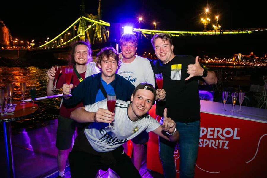 Budapest: Sip & Sail Danube Cruise with Prosecco Cocktails - Seating, music, and the mood onboard