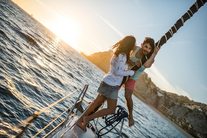 Cabo San Lucas Sunset Sailing Shared Cruise - Food and drinks: pleasant, but not dinner