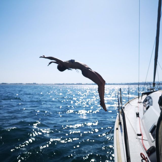 Catania: Coastline Sailing Trip 6hr with Aperitif and Lunch - What to bring and what the price leaves out