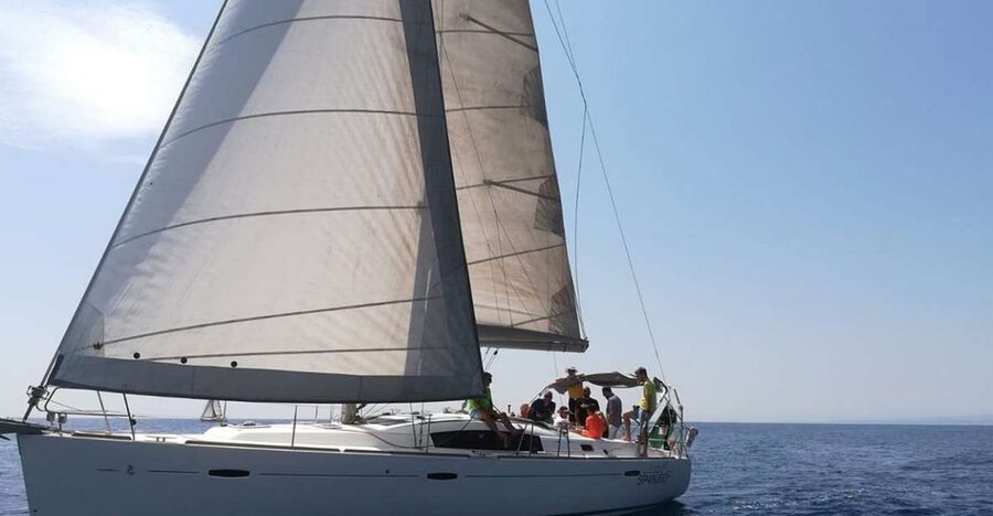 Catania: Coastline Sailing Trip 6hr with Aperitif and Lunch - A swim near the Caves of Ulysses