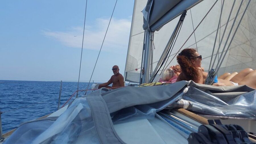 Catania: Coastline Sailing Trip 6hr with Aperitif and Lunch - How hands-on is the sailing?