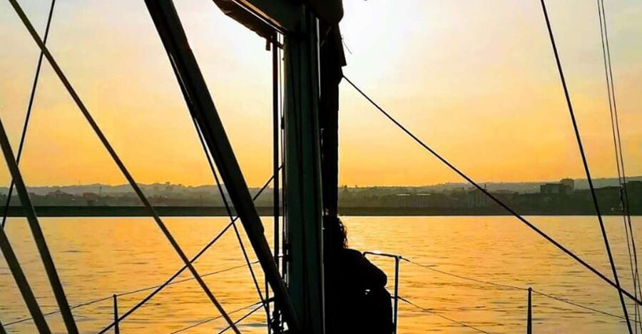 Catania: Guided Sunset Sailing Trip with Aperitif & Prosecco - Key points to know before you book
