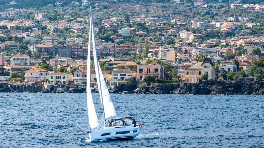 Catania: Sail Tour of Cyclops Coast with Sicilian Aperitif - How the crew shapes the experience