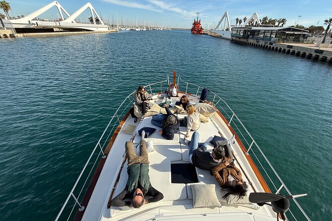 Chill and Sail in Valencia - Anchoring in calm water for a swim