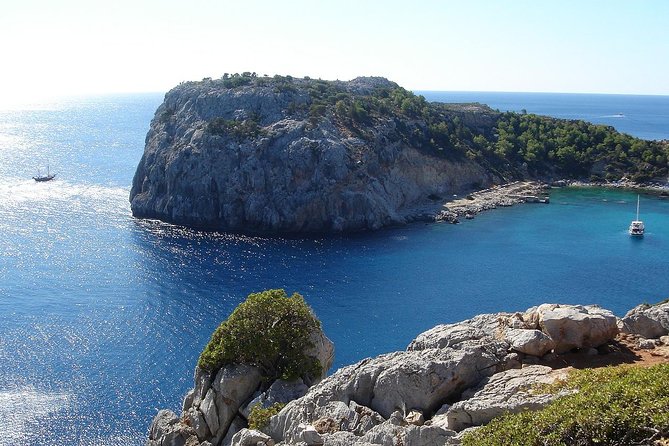 Day Cruise by a Sailing Yacht to the most beautiful bays or Rhodes (Small Group) - Why a Day on the Water Works So Well in Rhodes