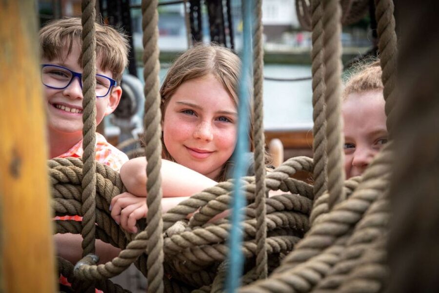 Dublin: Jeanie Johnston Tall Ship Irish Famine History Tour - What happened during the crossing