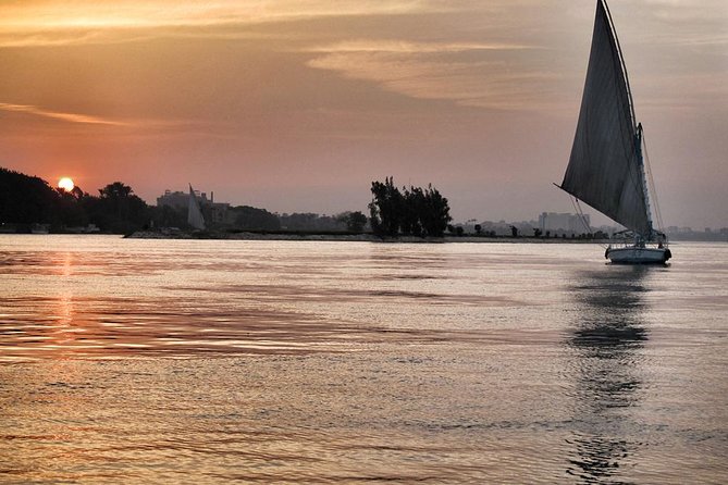 Felucca Sailing trip on the Nile in Cairo - Sunset light, photos, and the best reason to go