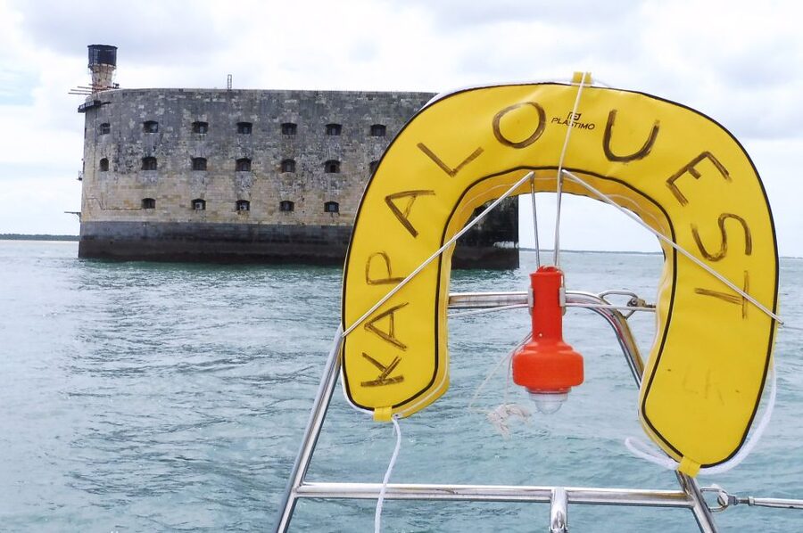 From La Rochelle: Sailing Cruise to Fort Boyard - Language, weather, and comfort in practical terms