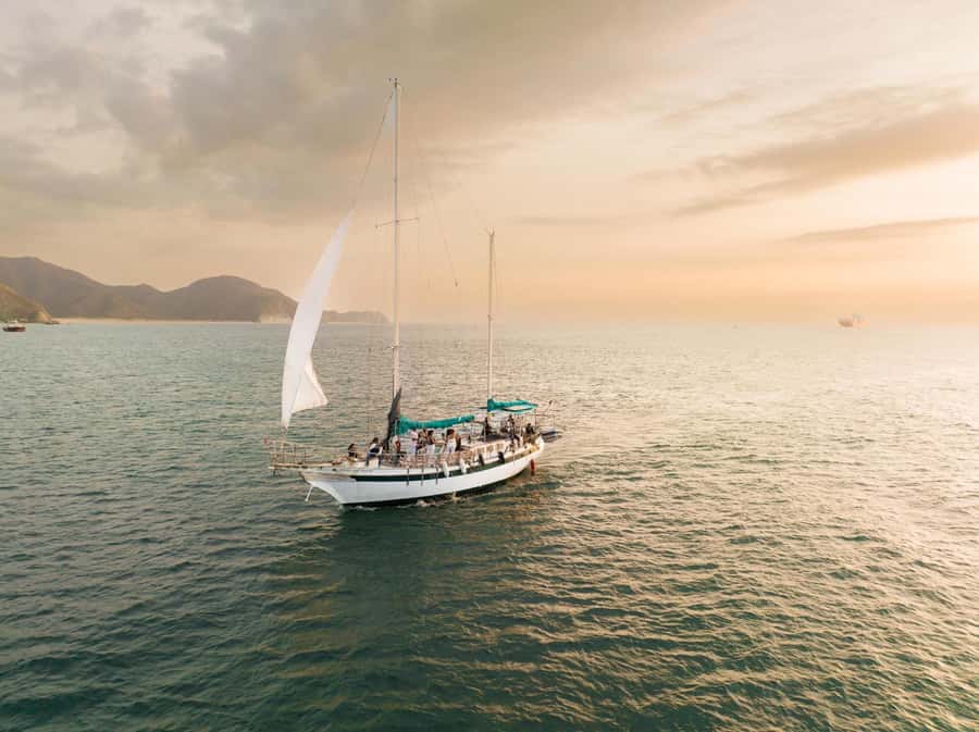From Santa Marta: Sunset Sailboat Tour with 2 Beverages - Key points to know before you sail