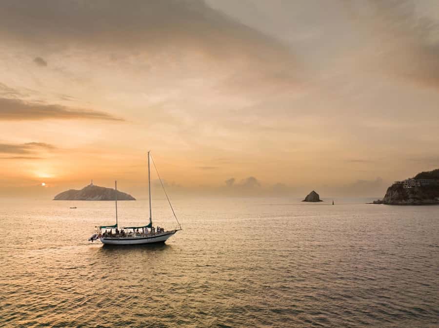 From Santa Marta: Sunset Sailboat Tour with 2 Beverages - Setting out from Santa Marta’s International Marina