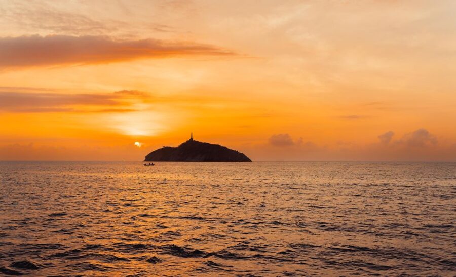 From Santa Marta: Sunset Sailboat Tour with 2 Beverages - How the boat movement affects comfort