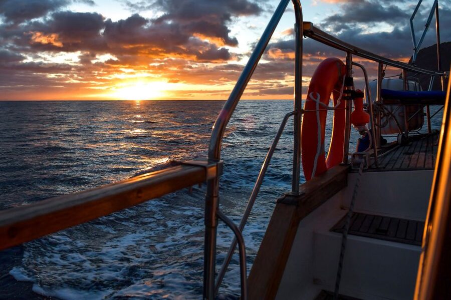 Funchal: Sunset Sailing Tour - Boarding at Praça do Povo in Funchal