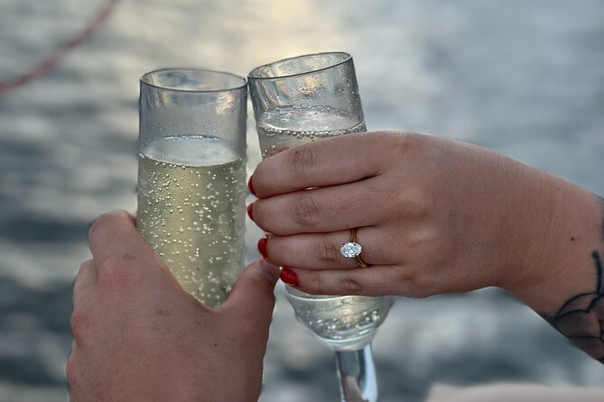 Gold Coast 2 hour Sunset Sailing Cruise with Drinks&Tasting Plate - South Stradbroke Island, Wave Break Island, and SeaWorld