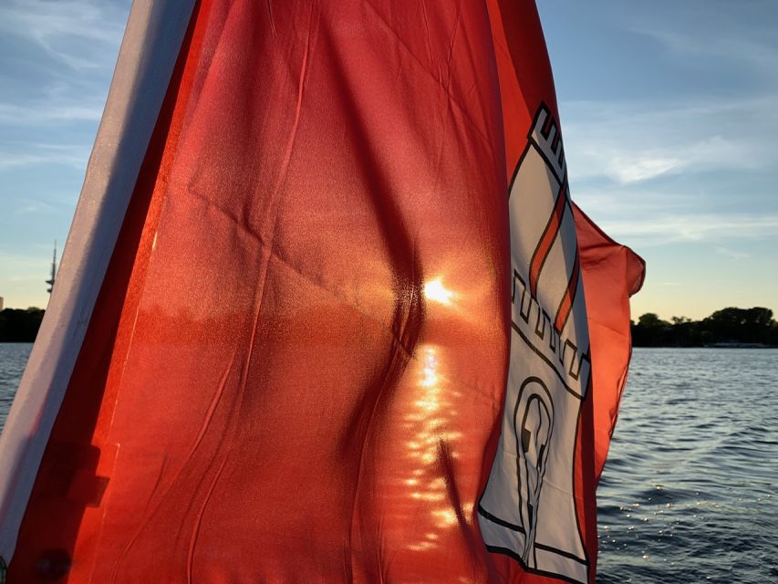 Hamburg: Alster River Sailboat Tour with Sundowner - What sailing conditions mean for your trip
