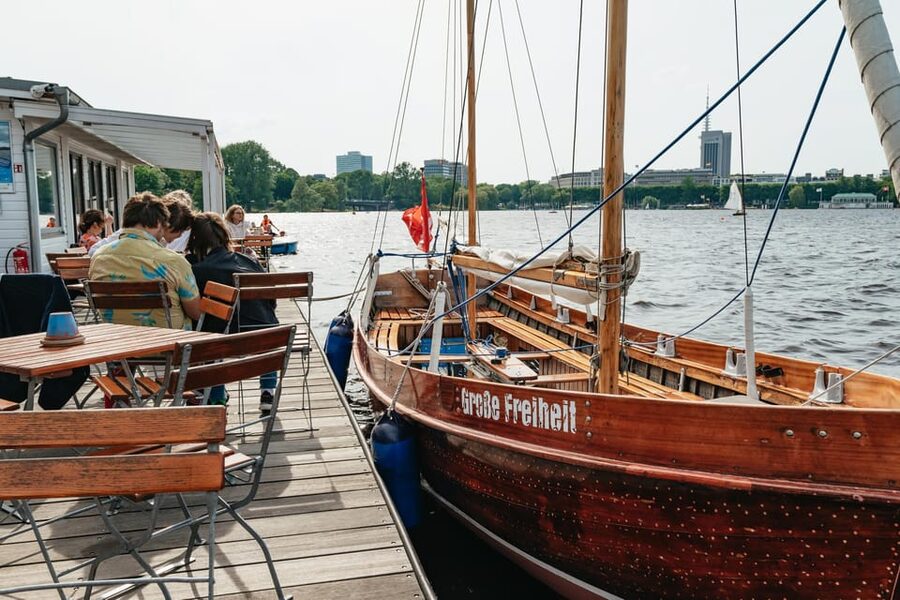 Hamburg: Alster River Sailing Tour on a 2-Masted Sailboat - Is $45 a fair price for 90 minutes?