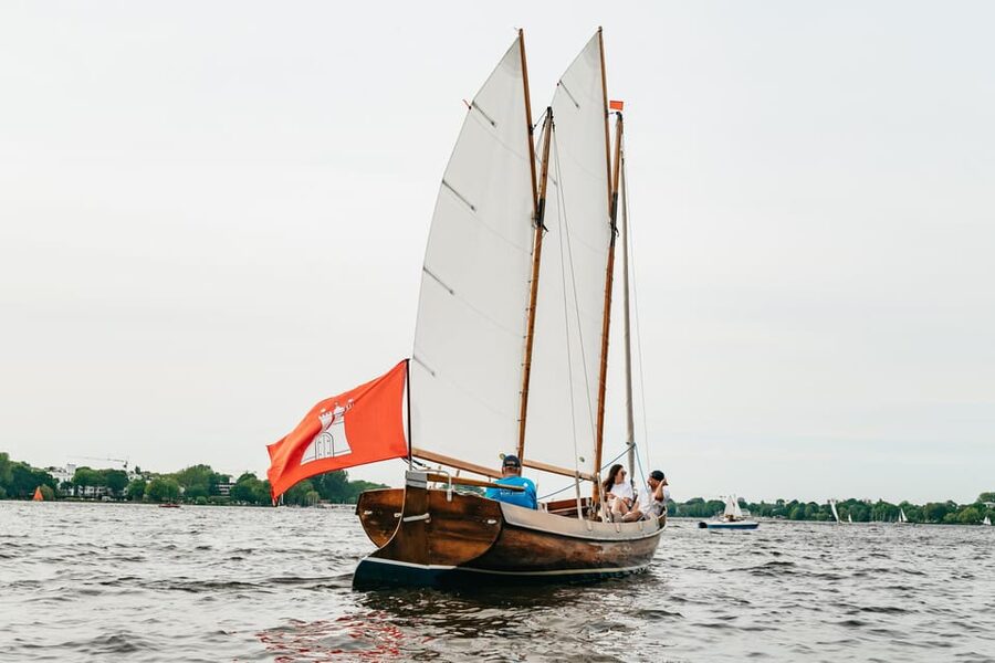 Hamburg: Alster River Sailing Tour on a 2-Masted Sailboat - Why this Alster sailing trip feels different