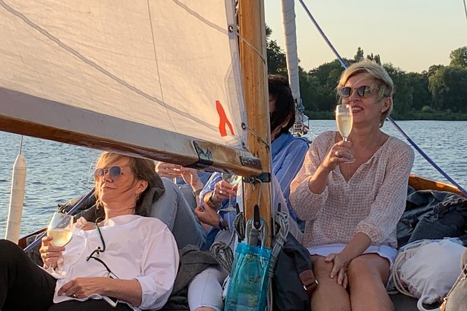 Hamburg Small-Group Sunset Sailing Cruise on Lake Alster - Finding the departure point without stress
